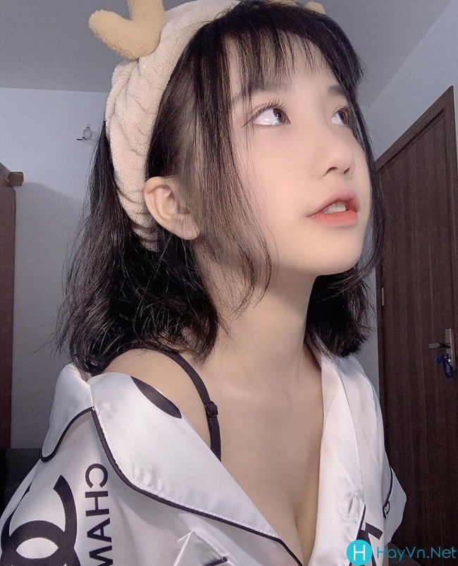 L&ecirc; Thị Kh&aacute;nh Huyền lộ clip sex