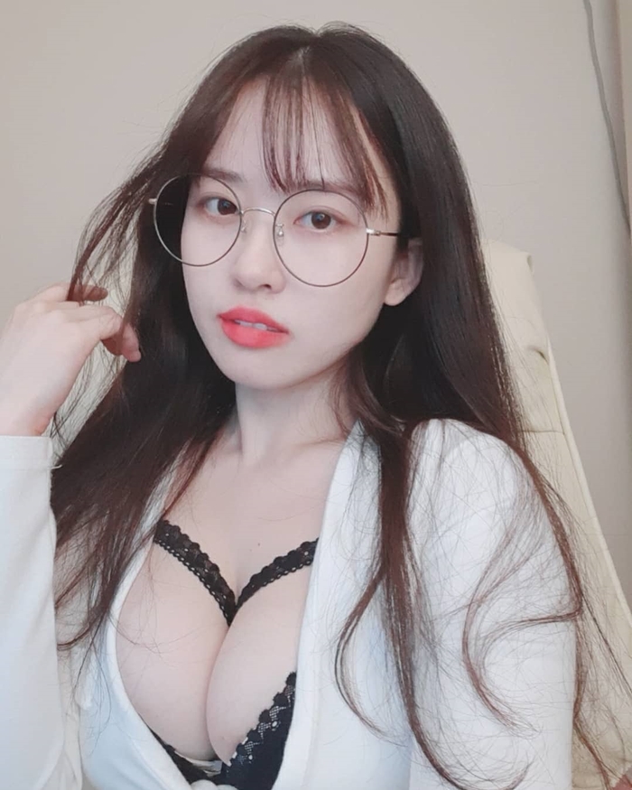 Streamer Soram lộ v&ograve;ng 1