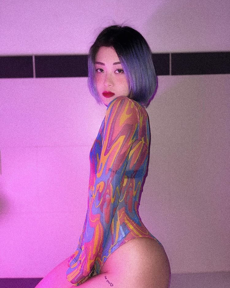 Streamer Hảo Thỏ lộ ảnh n&oacute;ng