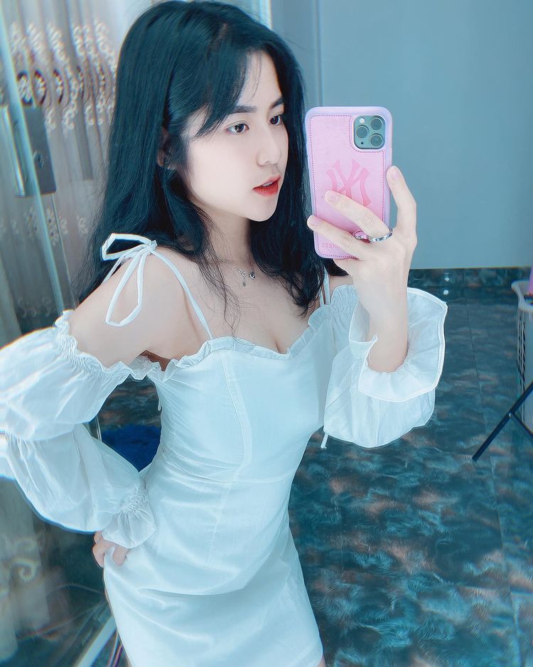Hường Bear lộ clip
