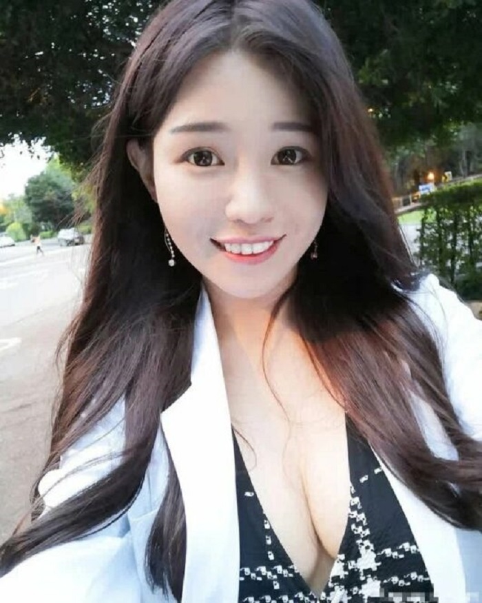 nữ b&aacute;c sĩ lanfei xinh đẹp