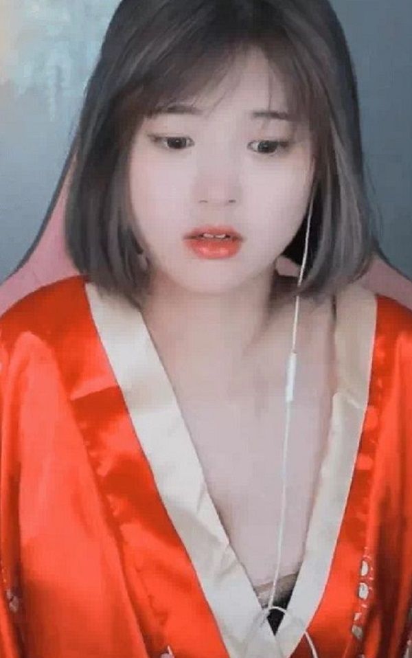moon wol sệ vai &aacute;o