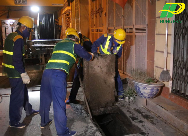 Dịch vụ nạo v&eacute;t cống Hưng Ph&aacute;t sẵn s&agrave;ng hỗ trợ 24/7