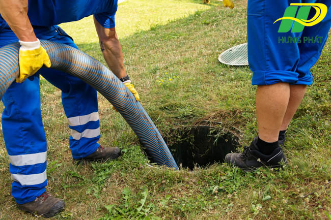 Nạo v&eacute;t cống tho&aacute;t nước Hưng Ph&aacute;t gi&aacute; rẻ hỗ trợ 24/7
