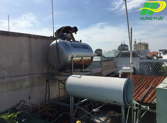 Dịch vụ vệ sinh bồn nước của Hưng Ph&aacute;t đ&uacute;ng quy tr&igrave;nh