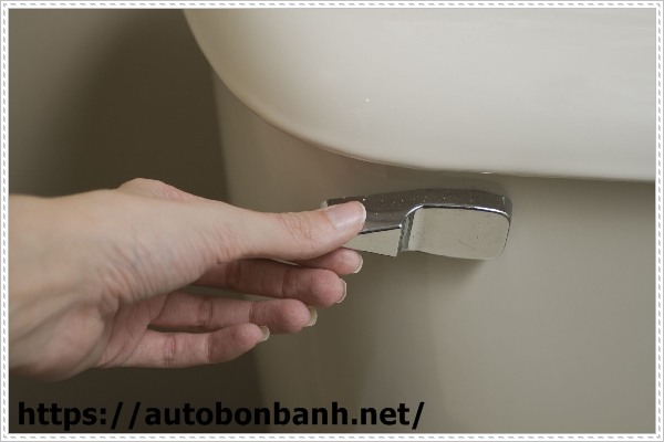 C&aacute;ch khắc phục bồn cầu tho&aacute;t nước chậm