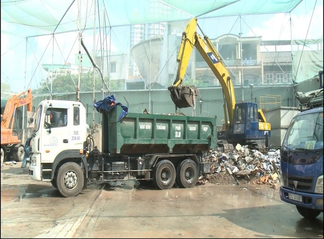 Dịch vụ thu gom r&aacute;c thải x&acirc;y dựng sử dụng c&aacute;c trang thiết bị hiện đại