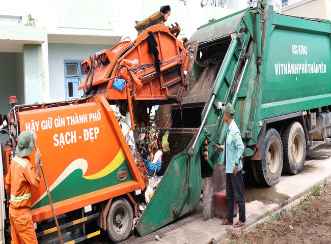 Dịch vụ thu gom r&aacute;c thải sinh hoạt với mức gi&aacute; cực rẻ